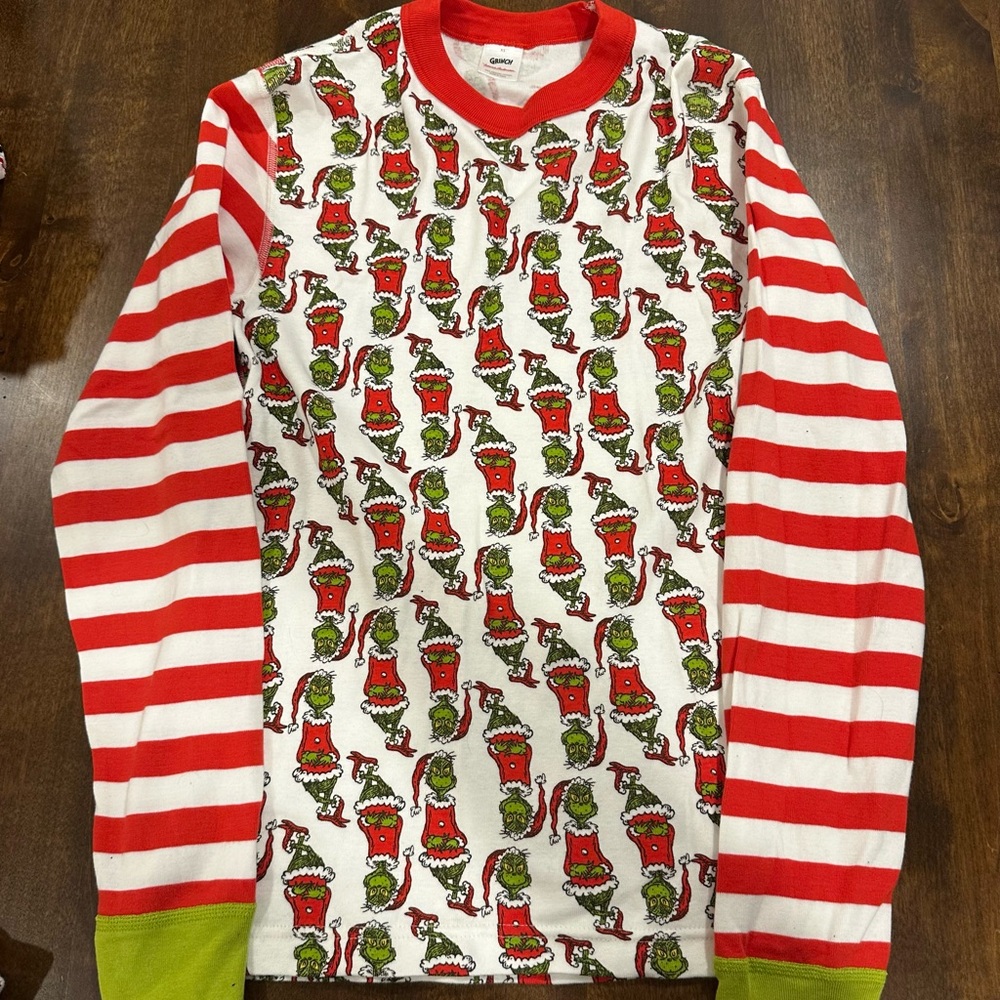 Hanna Anderson size XS grinch Christmas PJ set (top and bottom)